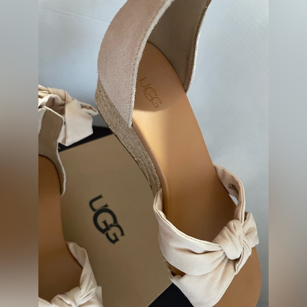 UGG Women's Yarrow Sandals size 9 Bnib - Picture 10 of 12